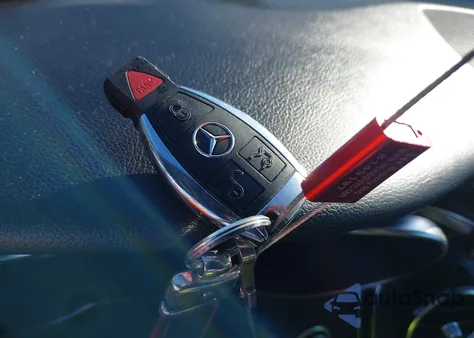 2019 Mercedes-Benz Glc 300 4Matic из США, поврежденный, VIN WDC0G4KB8KF662095